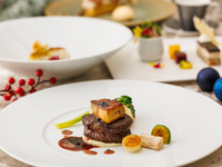 Christmas Lunch Course — Guaranteed Tokyo Station–side Seating ◇ Main: Kuroge Wagyu fillet and foie gras Rossini-style (with a glass of Champagne)