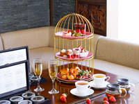 オフィシャルWEB予約限定【苺と抹茶のアフタヌーンティ】キュートな3段スタンド+乾杯酒&カフェフリー(2026/1/2専用)