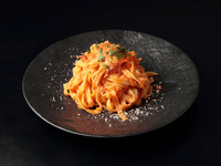 HANDMADE TAGLIATELLE SPAGHETTI w/Fresh Tomatoes & Basil