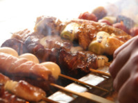 ★年末直前限定価格★【2時間飲み放題付き】炭火焼鳥と濃厚鶏白湯鍋など９品