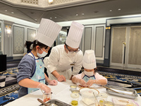 【1月25日】ホテルでパティシエ気分　お子さま（4歳～12歳）￥5,000（税金・サービス料込）