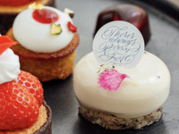 11時限定 / バンカーズバーでいちごとチョコレートのアフタヌーンティー / フリードリンク付