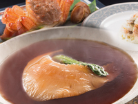 ☆1月WEB予約限定！ 〈アラカルト〉上海風ふかひれの姿煮込み17,000円→10,000円