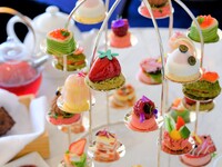 ストロベリーアフタヌーンティーセット　いちごお好きなだけ♪（食べ放題）