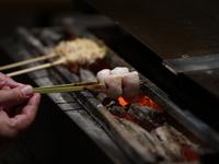 Enjoy luxurious sake and local chicken (5 dishes + 2 hours of all-you-can-drink) with the "Shiwasu Omakase Course"