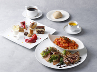 [Lunch only] Toast with sake, pasta course with 10 appetizers, and strawberry and chocolate afternoon tea