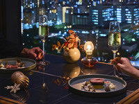 【Guaranteed window seat for dinner】 Course “OLIBA” with 5 dishes including glass of champagne, squid tagliatelle, and veal chop on the bone