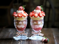 Seasonal Parfait ~Blooming Strawberry~ <Limited to 10 servings> Seats