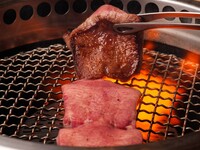 A private room is guaranteed [VIP Course] This is an all-inclusive course where you can enjoy "Wagyu Sea Urchin Yukhoe Dog", "Thick Tongue of Japanese Black Beef", "Brioche Cutlet Sandwich with Selected Fillet", and "Compare Two Types of Fillet".