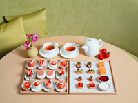 【Sofa Seat】 Strawberry Afternoon Tea + Champagne Cocktail (Only Sat, Sun, Holidays)