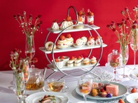 あまおう苺アフタヌーンティーセット　～雪どけストロベリー～