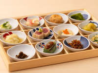 【平日ランチ 予約限定】旬を少しずつ、贅沢に。12品おばんざい御膳