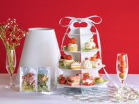 【2日前までの要予約】テイクアウト専用 あまおう苺アフタヌーンティーセット ～雪どけストロベリー～　1名様用