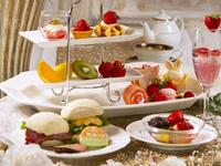 Strawberry アフタヌーンティーセット “A treat for relaxing -昼下がりのご褒美-”