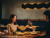 [Xmas 2025] Guaranteed second row window seat! Christmas dinner with a glass of champagne