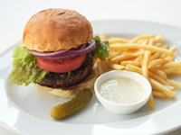 ◇【★平日限定】21日間熟成ブラックアンガスビーフ × オーストラリアビーフのクラシックバーガー