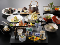 (Special offer for JFR card members) Seasonal dinner course with Noh performance