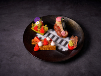 [Limited Quantity] Seasonal Sweets Plate Strawberry & Chocolate