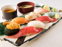 Sauce sushi set meal