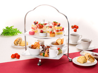 【お日にち限定・特別価格！】乾杯付★ポム・ダダン アフタヌーンティー ～苺を味わう甘美なひととき～