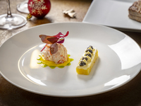 【Christmas Dinner2025】<レイトタイム限定割引>　クリスマス ディナーコース シャンパン付き（12/20～12/23）