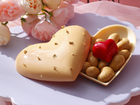 割って楽しむハート型サプライズチョコレート 『 Break My Heart ！キャラメル』