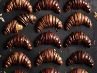 Croissant Chocolate Box M