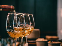 【ディナー】歓送迎会プランA　フリーフロー付　全8皿　特典：6名様につき1名様無料(最大2名様まで適用)