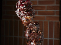 [Cena - 10,670 yen] Churrasco originale + portata Premium con bevande a volontà