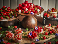 2026年 【休日限定】メインが選べる！オードブル＆いちごスイーツブランチ