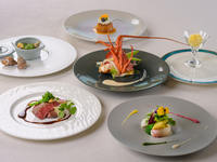 【ヴォヤージュ】伊勢海老＆選べるメインなど全6品・テーブルチェック予約限定ワンドリンク付き　2026年4月以降はこちら