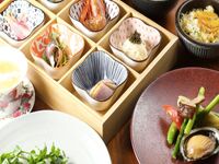 Premium-Abschieds- und Willkommensparty-Paket: Ein luxuriöses Meeresfrüchte-Menü + 3 Stunden All-you-can-drink (inklusive Fassbier) wird empfohlen!