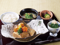 Yellowtail and Daikon Radish Set Meal