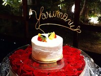 Premium Anniversary Course: 11 dishes in total, including "Three Types of Edomae Sushi with Fatty Takoyaki" and "Luxurious Sea Urchin Shabu-Shabu Hot Pot" and an anniversary cake, for 8,900 yen (excluding tax)