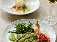 [Set B] Four appetizers and your choice of fish or meat dish