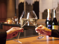 1月20日～2月末まで＜冬の美味コース＞牡蠣の前菜、フォアグラ、かぶのクリーミーなスープ、蝦夷鮑に甘鯛、海老　【黒毛和牛ロース150ｇ】とガーリックライスも。寒い時期、鉄板焼きで優雅なひとときを。