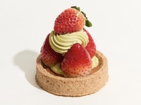 【テイクアウト】ストロベリータルト(8cm)※ピスタチオクリーム