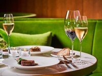 Special Valentine's Weekend Dinner with a glass of champagne 