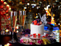 Valentine's Day Special: Fried Lobster Kadaif and Snow Crab Tempura Hand Roll & Three Pieces of Edomae Sushi with Fatty Takoyaki (Tuna and Tuna) with Chocolate Cake - Valentine's Day Course ¥5,900 (¥6,490 including tax)