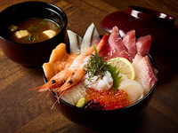 【平日ディナー】海鮮丼＆ハーフビュッフェ