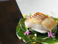 【瑠璃】乾杯こぼれスパークリングワイン付き前菜・お魚のグリル・国産牛フィレとロースの食べ比べコース（平日）