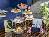 ［16:00 / 16:30］Deluxe Sakura Afternoon tea with Conrad Bear