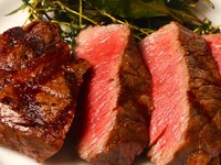 [Lunch] A 6-course meal featuring specially selected A5 Japanese Black Beef "Hitachi Beef Kirameki" inner thigh steak and a special Japanese Black Beef stew platter as the main course, plus free-flow wine pairings