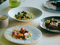 ￥4,400コース　美味鶏のグリル　タスマニア産マスタードのソース　エストラゴンの香り