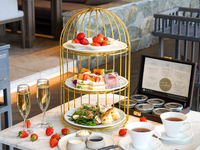 オフィシャルWeb限定最安値【苺のアフタヌーンティー】3種銘柄いちごの食べ比べ＋カフェフリー（平日限定）