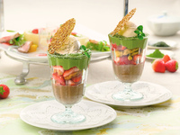 【土日祝・ティータイム】ミニデザート付・乾杯ドリンク特典★ポム・ダダン アフタヌーンティー ～日本茶の香りと苺の彩（いろどり）～（3/1～4/26）