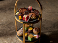 [Limited Time Offer] Chocolate Tower Afternoon Tea [Includes 60 minutes of coffee and free-flowing alcohol]