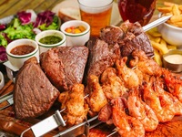 【土日ランチタイム（11:00～14:00入店）限定】2H飲み放題】【シュラスコ風BBQコース】希少部位含むシュラスコ11種食べ放題×特製スパイシーカレー等サイド4品...5,750yen 2名様～