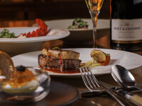 【TS】【バレンタインディナー】キャビア、本マグロ、アンコウ、牛フィレ肉とフォアグラ、チョコデザート＋乾杯酒