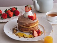 【2月限定】平日だけのお得なフリードリンクセット / いちごとアールグレイショコラのバレンタインパンケーキ オレンジソース